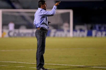 silas - técnico - Grêmio x Esportivo - gauchão - estádio Olímpico - taça fábio koff - 28/03/2010 