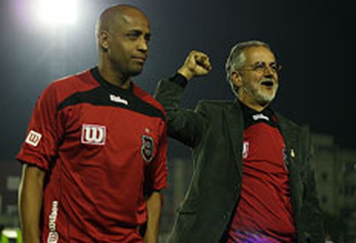 Carlos Insaurriaga, Divulgação