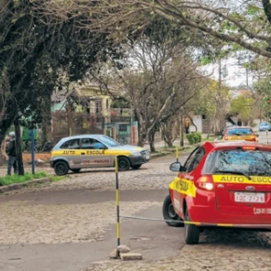 autoescola auto-escola autoescolaS CFC CFCs Contran Detran resolução educação trânsito genérica exame prático manobras manobra - pense carros 31/05/2010 03/08/2010 15/09/2010